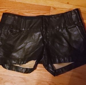 Boom Boom Polyurethane size 3 shorts